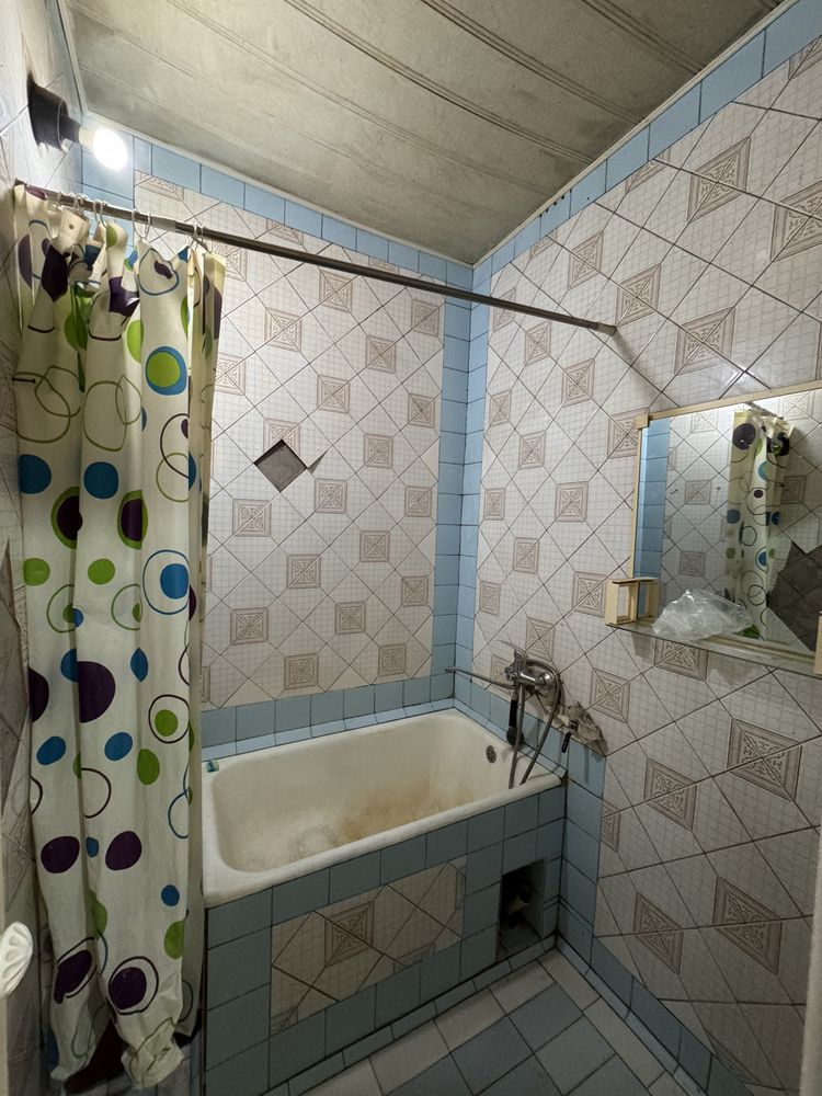 Юнусабад 4-й квартал 2/3/4 переделанная в 3 комнаты 49,78 м² торцевой