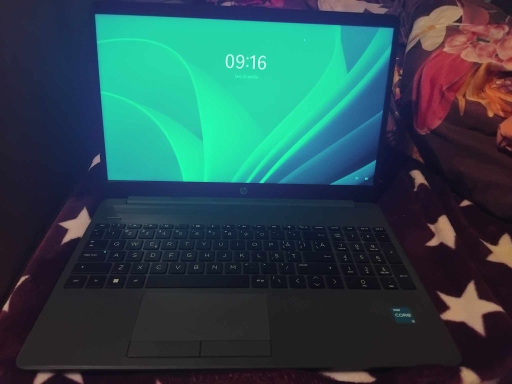 Laptop HP i3 încă an garantie