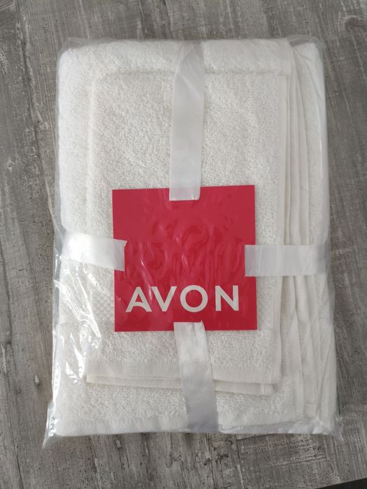 Set prosoape baie/ Avon/ absorbție excelenta/ prosoape albe/ noi