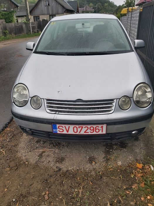 Vand urgent Polo 2004 cu numere rosii