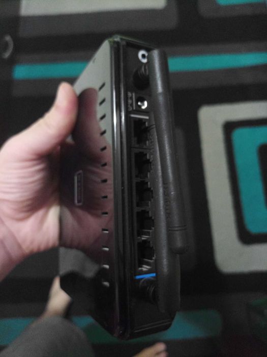 Router Wireless D-link n 300 mbs DIR 615 ca nou