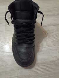 Jordan 1 mid  black