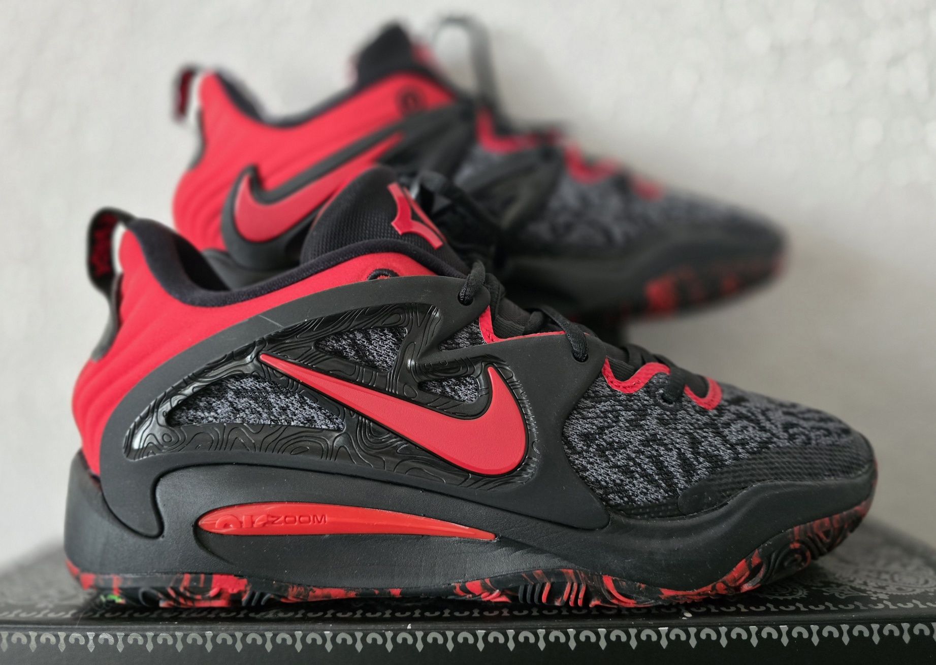 Adidași Nike Kd15, originali în cutie.