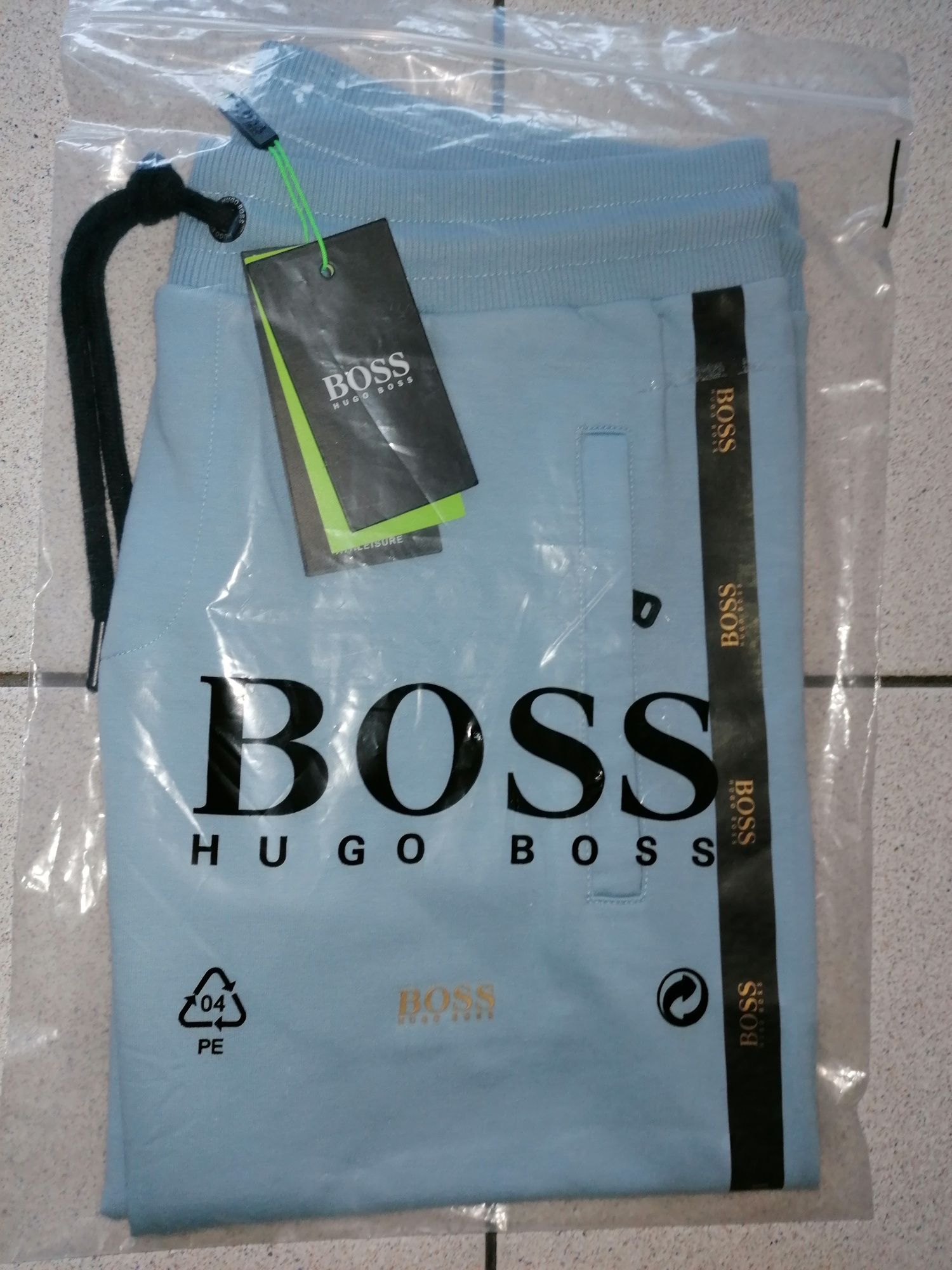 HUGO BOSS® - 60% - НОВ - мъжки къс панталон - 34(М)