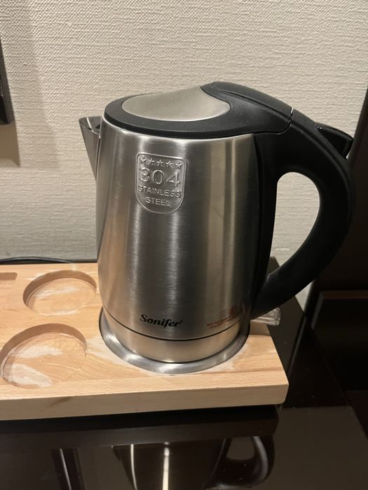 Чайник электрический в комлекте с деревянным подносом оптом