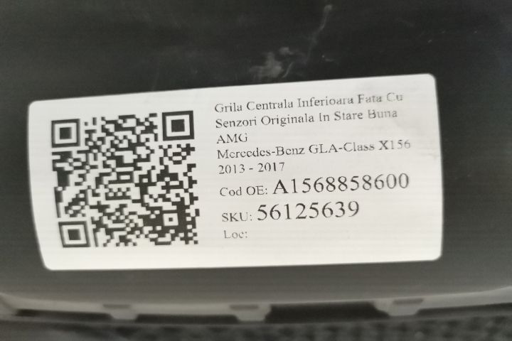 Централна долна предна решетка със сензори, оригинална, в добро състоя