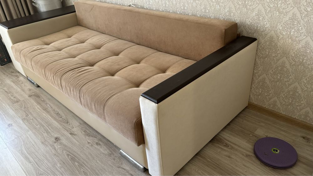 Продам диван Россия