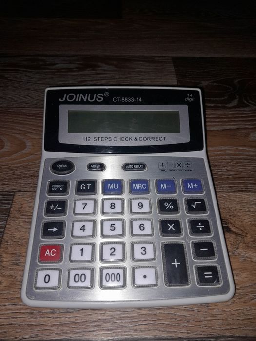 Продам калькулятор на батарейке