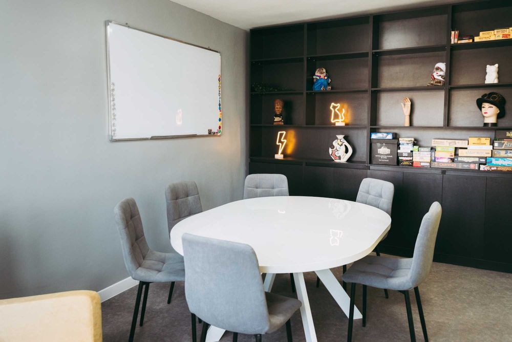 Аренда кабинета почасовая (Мак-игры, клубы, встречи, консультации)