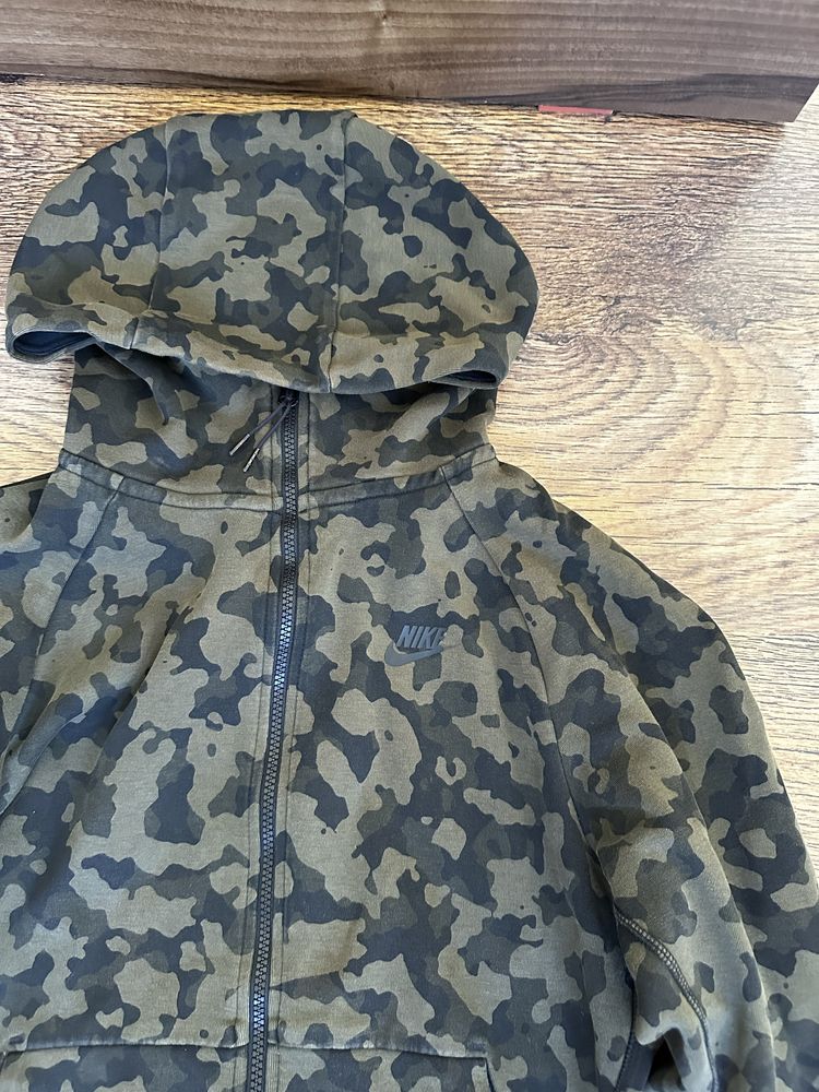 Nike Camo Print Tech Fleece Men's Hoodie Оригинално! CJ5975-222