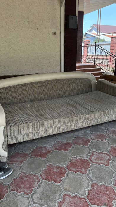 Отдам б/у диван раскладной.