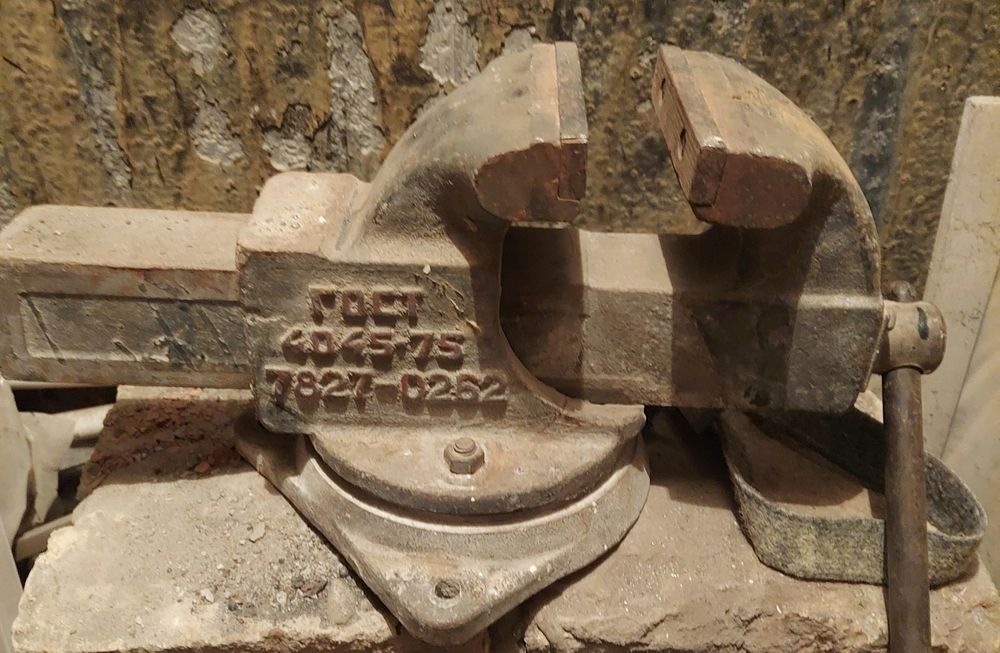 Продам тиски СССР