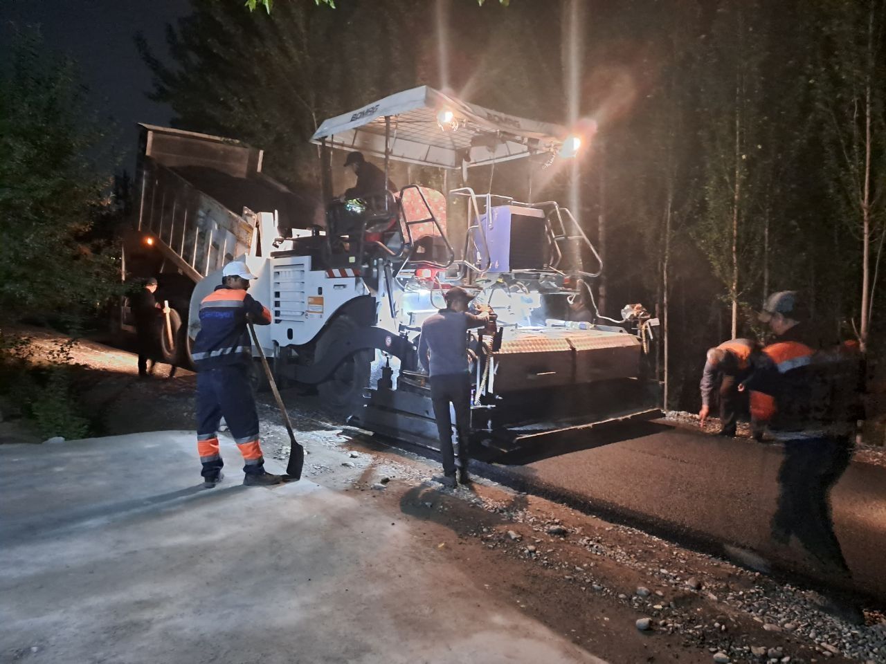 Асфальтоукладчик Bomag сотилади