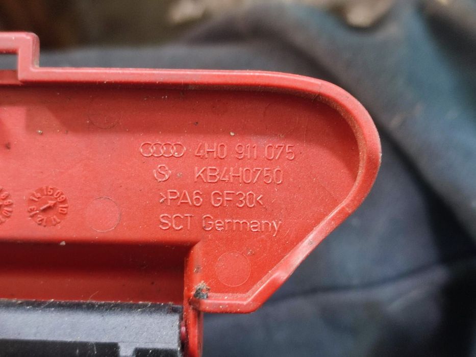 Borna baterie pozitiv 4H0911075 Audi A8 D4/4H [2010 - 2014] 4.2 tdi C