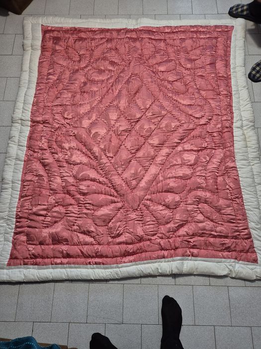 Розов вълнен юрган