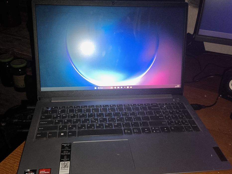 Noutbuk sotiladi Lenovo + 27 monitor