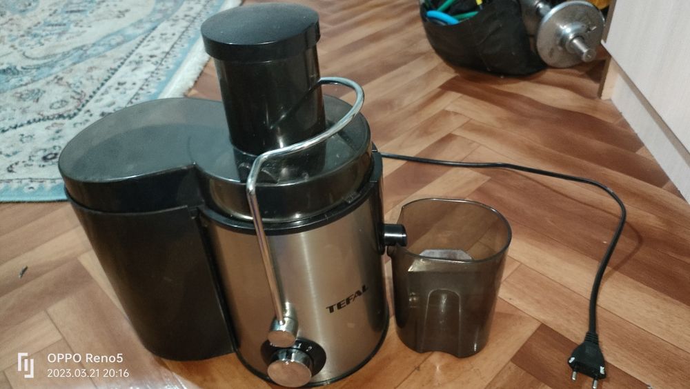 Соковыжималка в хорошем Состоянии