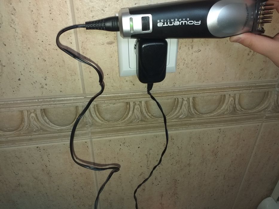 Vand masina electricadetuns barba in stare foarte buna. Pret avantajos