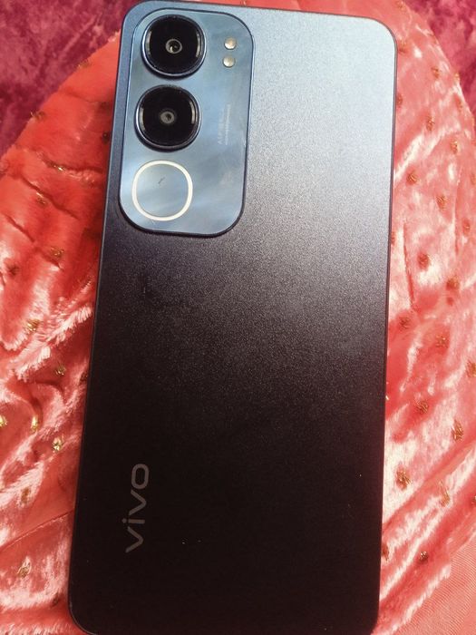 Продаю новый телефон модел VIVO Y 19 S  памят 128 Гб оперативки 6 гб