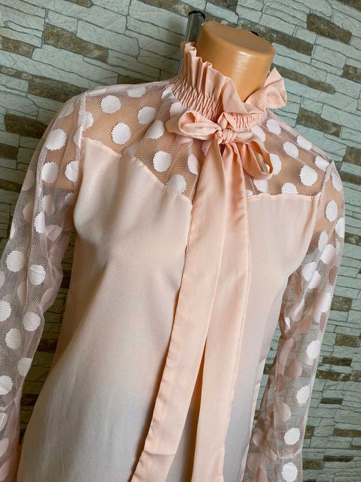 Bluza cu fundita si maneci evazate tulle