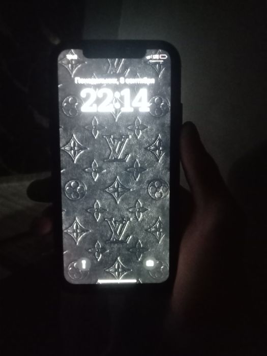 Iphone X  продам