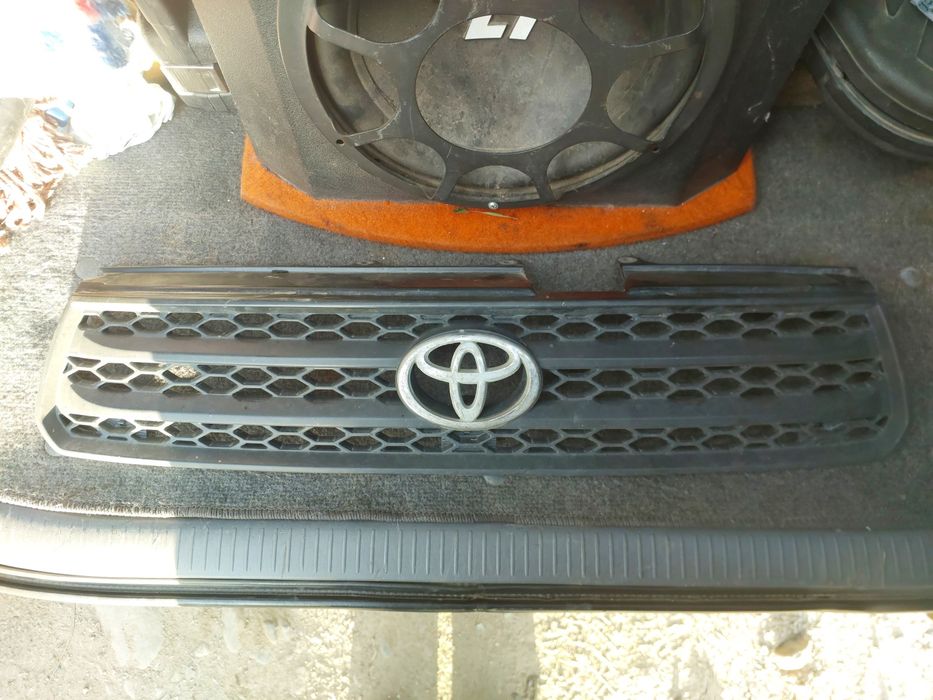Решетка радиатора RAV4 2 поколение