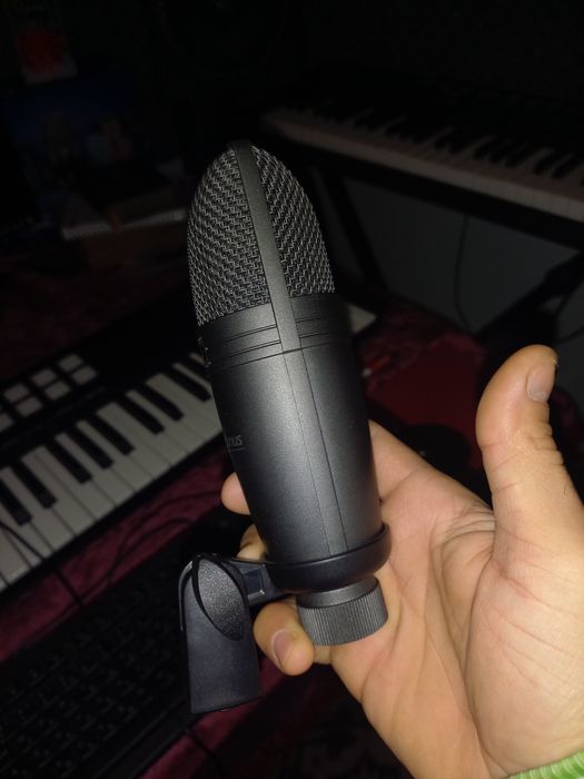 Микрофон кондензаторен и поп филтър