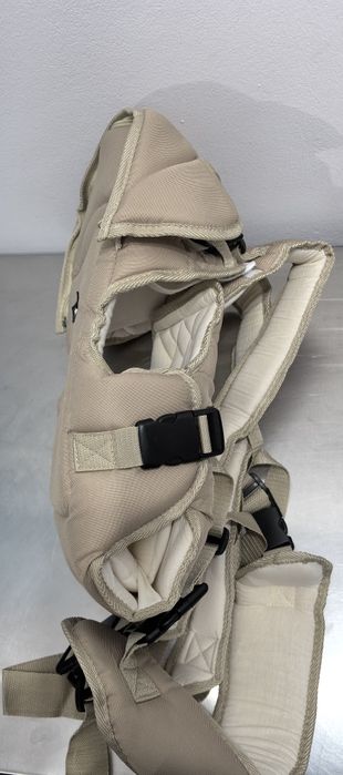 Vând marsupiu Womar aproape nou