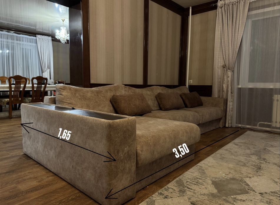 Продается угловой диван в отличном состояние