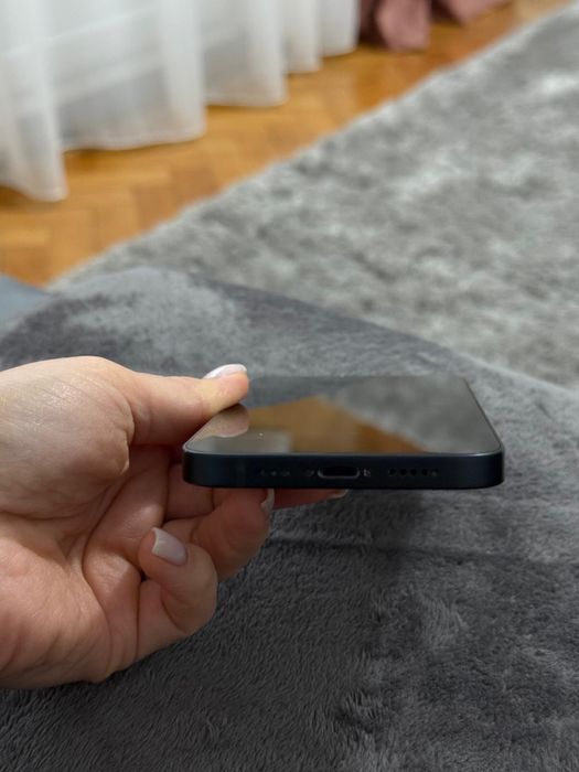 Iphone 13 - Negru Midnight, 128 gb, ca nou.