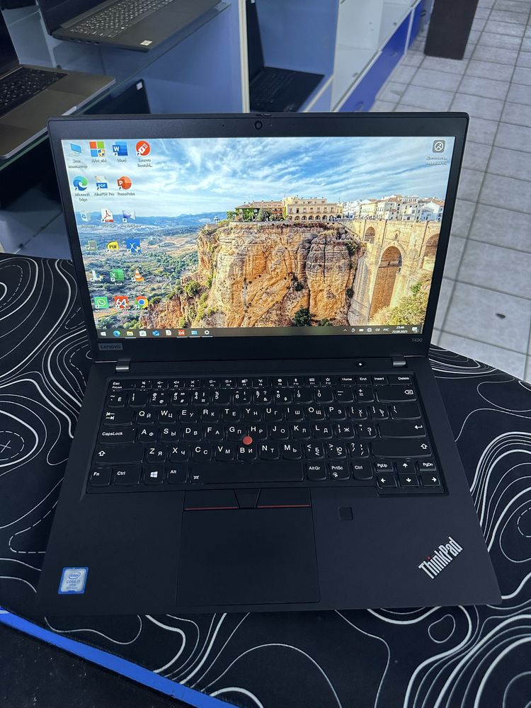 ThinkPad Core i7-8665U ОЗУ-8ГБ ССД-256ГБ емкость 75% в идеальном состо