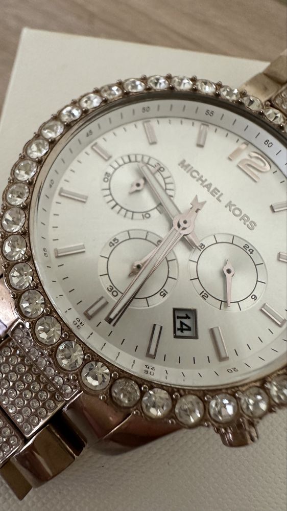 MICHEL KORS часовник