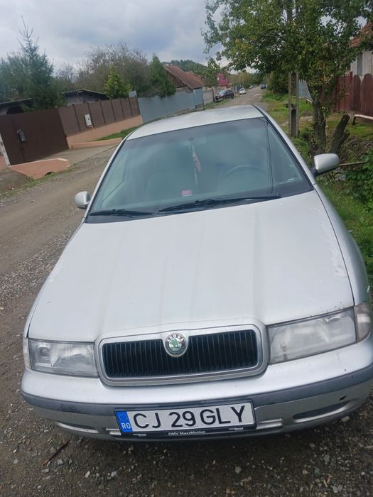Skoda octavia 2 litri benzina