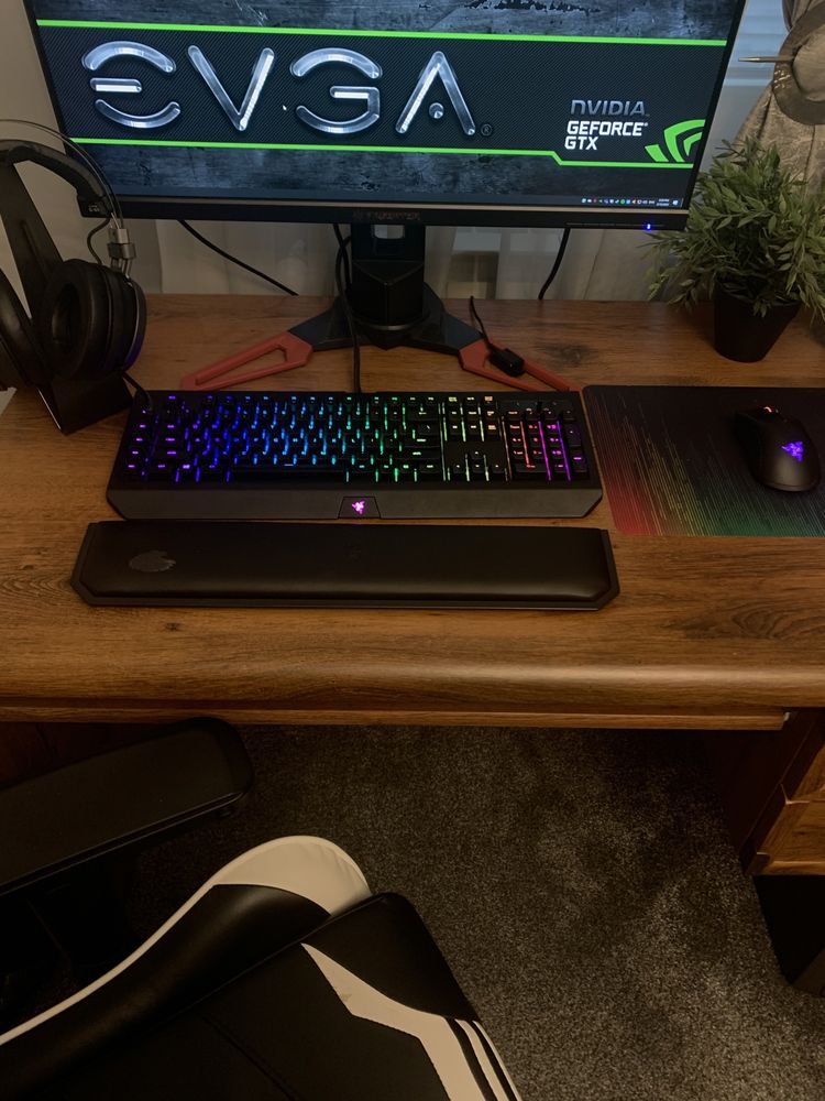 Геймърска клавиатура Razer Blackwidow Chroma V2