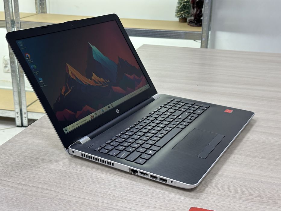 Ноутбук HP в идеале / AMD A10-9gen / SSD 256g / 8gb DDR4 / R7 M340