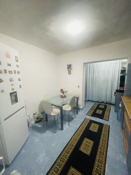 De vanzare apartament 3 camere decomandat!