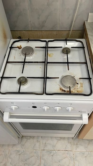 Продам газовую плиту