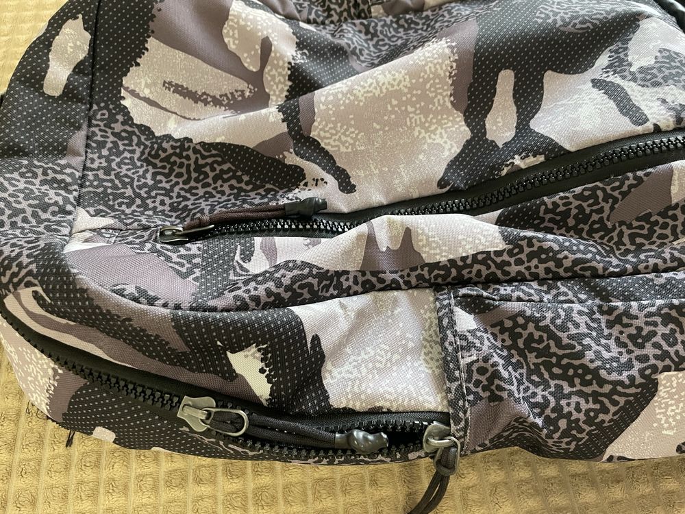 Раница на марка NIKE