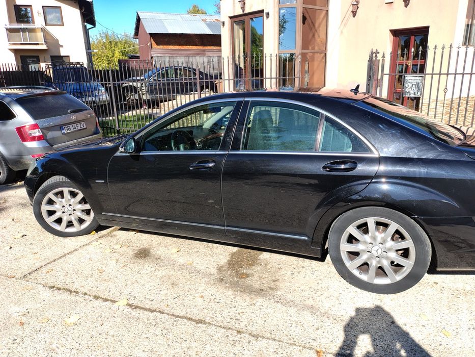Vând Mercedes S class