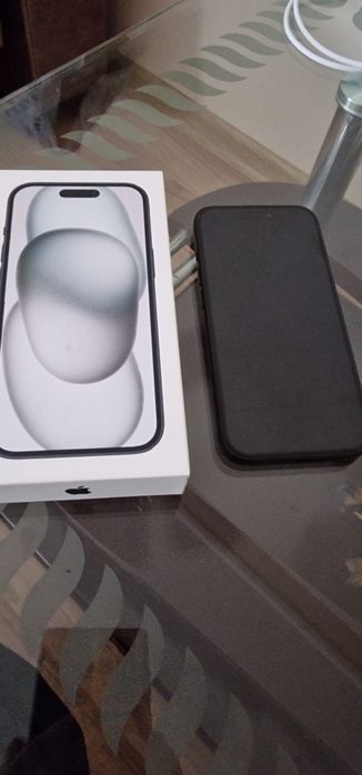 Vând iphone 15 128gb