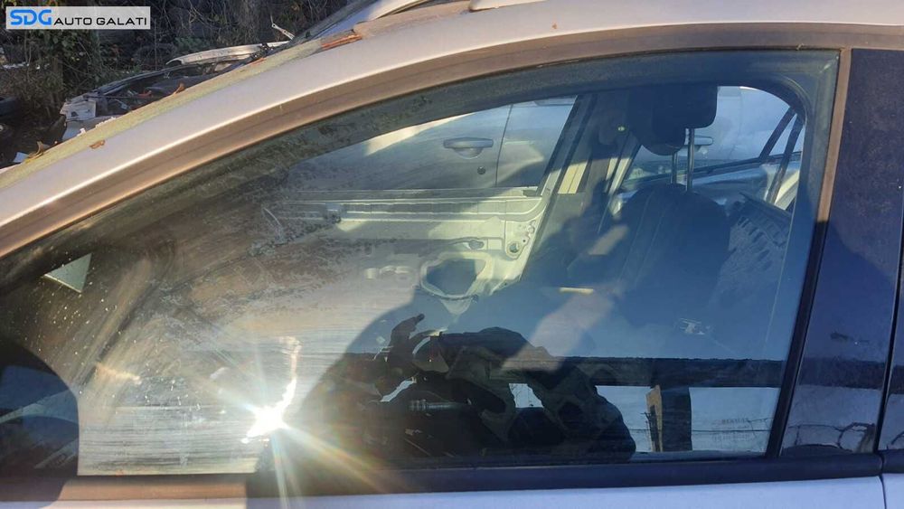 Geam Sticla de pe Usa Portiera Stanga Fata Renault Megane 3 Grandtour 2008 - 2015 [C1665]