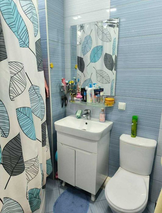 Квартира продаётся Чиланзар 14 квартал 2в3/3/4 улучшенная 60м2 школа