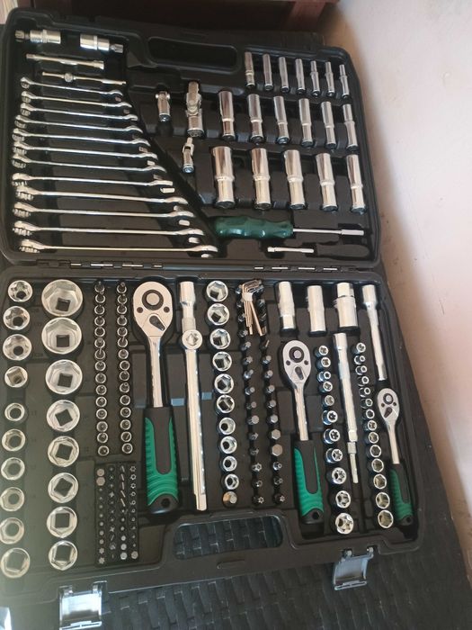 Продавам комплект Гедоре инструменти