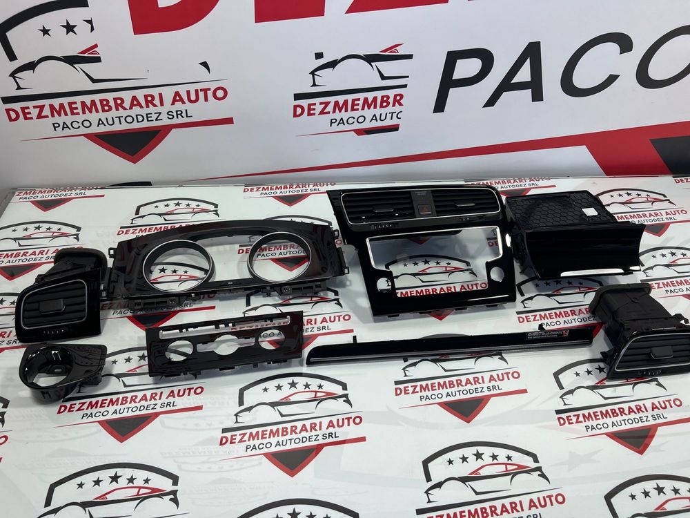 Set/Kit Trimuri/Grila Ventatie Bord Negru Lucios Vw Golf 7