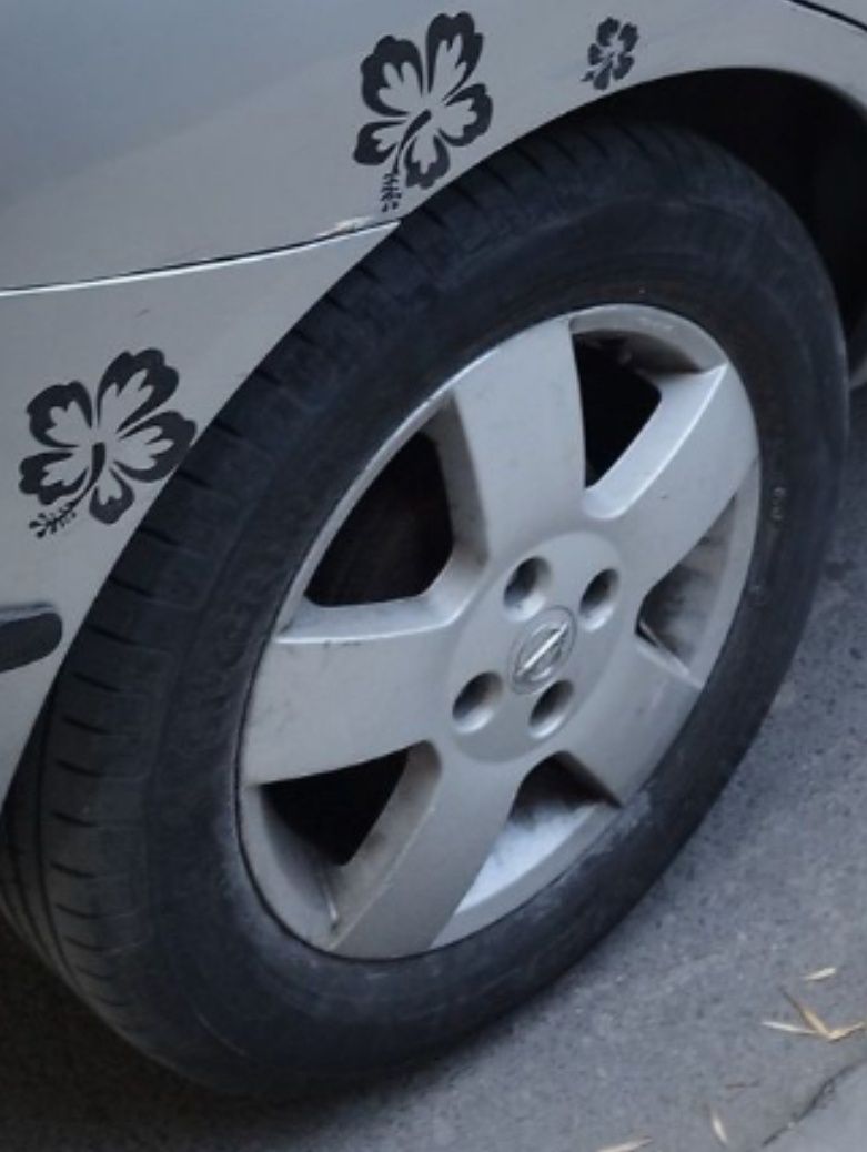 Продавам оригинални лети джанти Nissan Micra