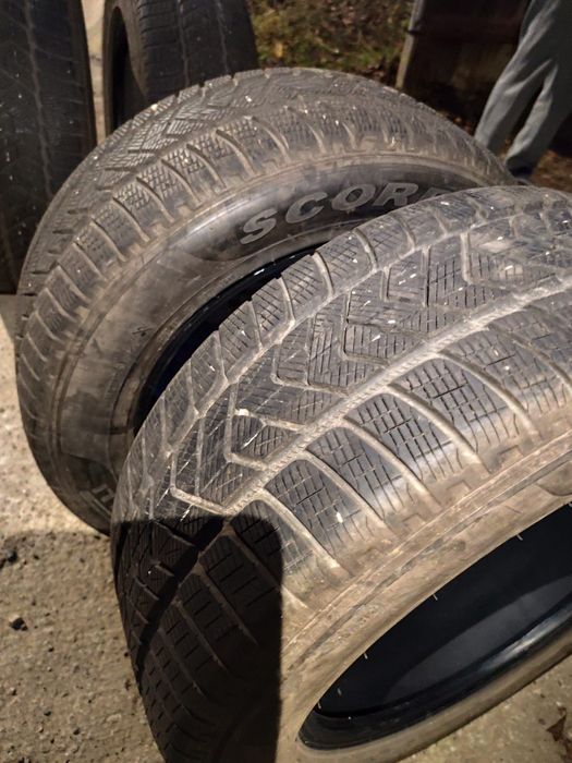 Vand  4  anvelope dimensiune 255/55 R18 si 235/60 R18 dot 2720 PIRELLI