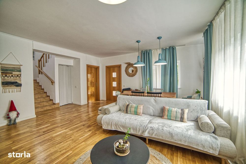 Casa complet mobilata 5 camere 3 bai curte generoasa