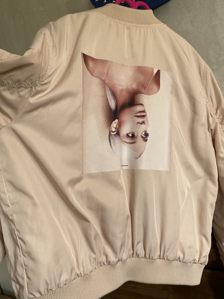 Пролетно яке Ariana Grande