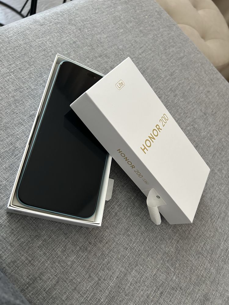 Vand  telefon Honor 200 lite