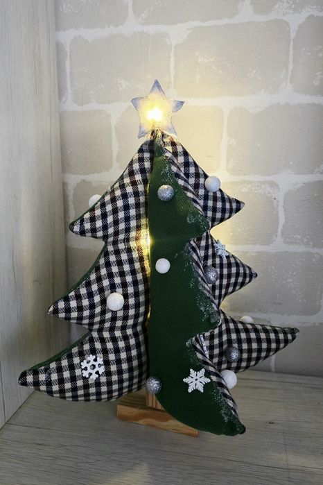 Светеща коледна елха